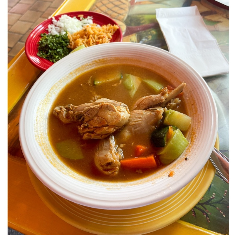 Caldo de Pollo